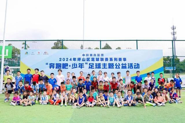 以家与仓，两场景押注通用机器人大脑